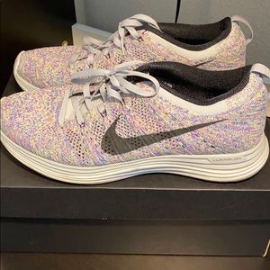 Multicolored Nike Flyknit lunar in size 10